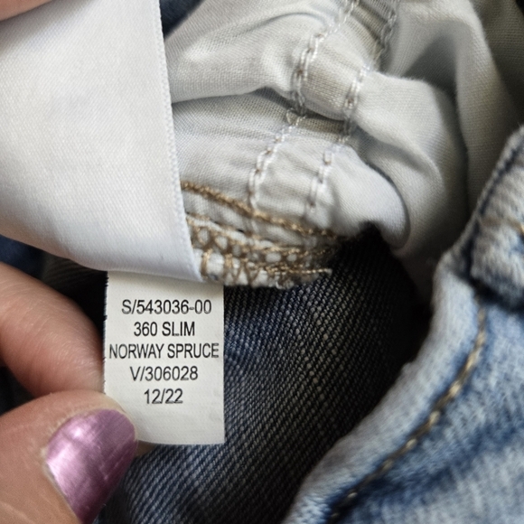 Kids size 7 Light Wash Distressed Old Navy Straight Leg Slim 360 Jeans EUC - Picture 8 of 10